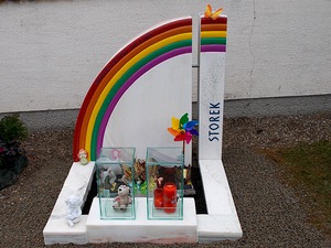 Kinderurnengrab