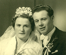 Grabsteine von Steinmetz Erwin Zechmeister sen. für Wien Hollabrunn und Niederösterreich - Grabsteine Wien - Steinmetz Wien
