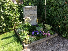 Grabsteine von Ihrem Steinmetz für Wien Hollabrunn und Niederösterreich