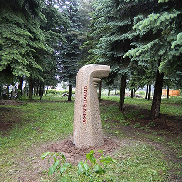 Zechmeister - Grabdenkmal Urnenfriedwald - Hollabrunn - Niederösterreich