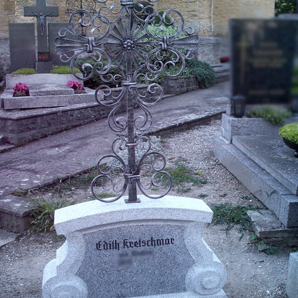 Zechmeister - Barocksockel aus Granit für Schmiedeeisenkreuz
