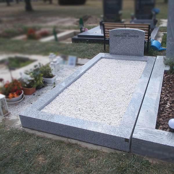 Zechmeister - Familiengrab aus hellem Granit - Zentralfriedhof Wien