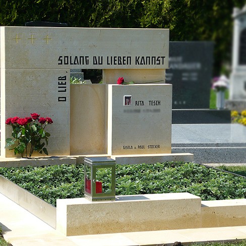 Zechmeister - Individuelle Grabsteine - Sandstein mit Edelstahl in moderner Form - Raiding im Burgenland