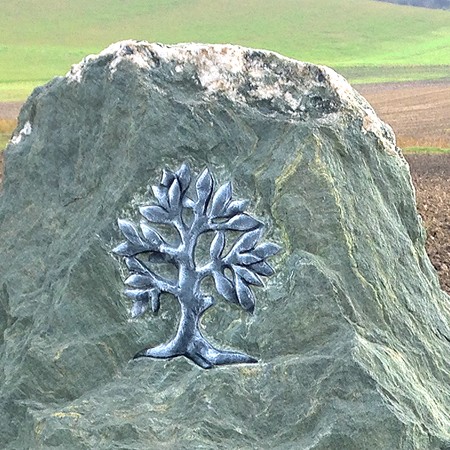 Zechmeister - Lebensbaum händisch graviert auf grünem Marmor - Merkersdorf