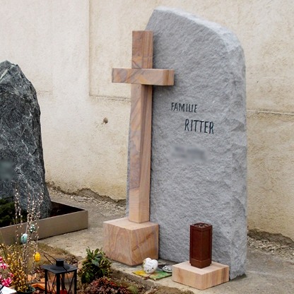Zechmeister - Felsengrabstein mit Sandsteinkreuz - Hausleiten