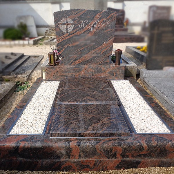 Zechmeister - Familiengrab aus rotem Granit mit 3-teiligem Mitteldeckel und gerundeten Kanten - Ernstbrunn