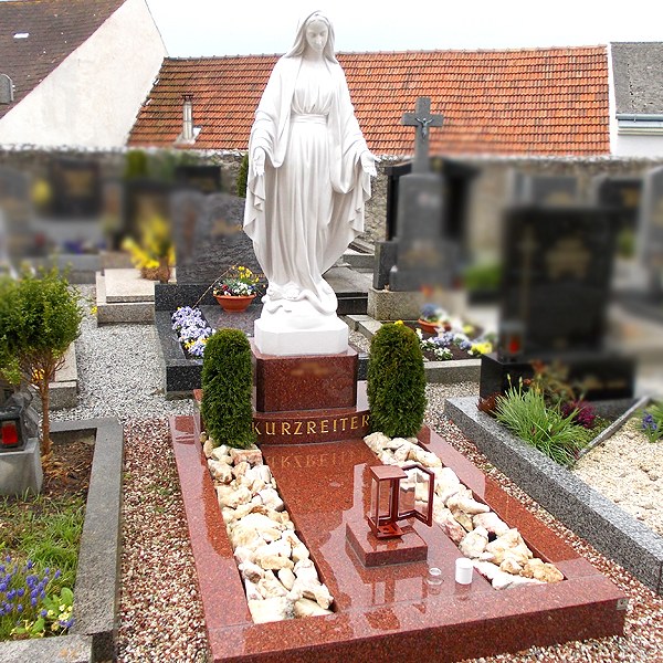 Zechmeister - Roter Granit mit weißer Madonna - Langau