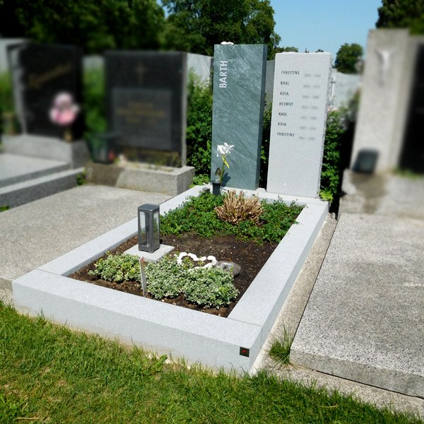 Zechmeister - Modernes Grab mit Stelen in 2 Farben - Wien Jedlersee