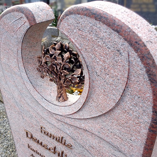 Zechmeister - Kreatives Einzelgrab aus rotem Granit mit Bronze-Lebensbaum - Gars am Kamp
